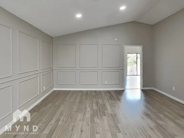 1960 Gregory Dr — Photo 5