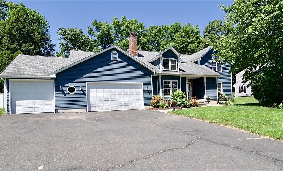 1st image of 83 Pineridge Dr