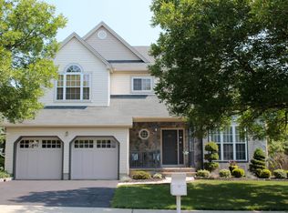10 Melanie Ln, Phillipsburg, NJ 08865