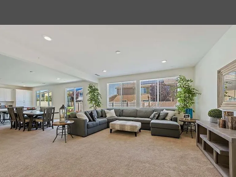 30184 Sutton Ct — Photo 4