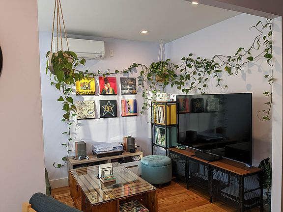 3rd image of 121 Clermont Ave #1A