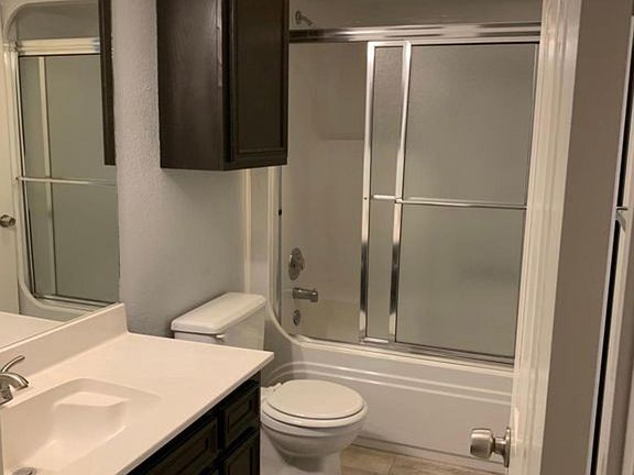 5th image of 2201 Umbel St APT D
