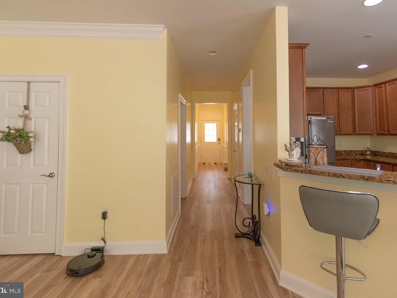 2 bed, 2.0 bath, 1476 sqft, $3,300 — Photo 2