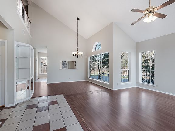4th image of 11408 Forest Sq