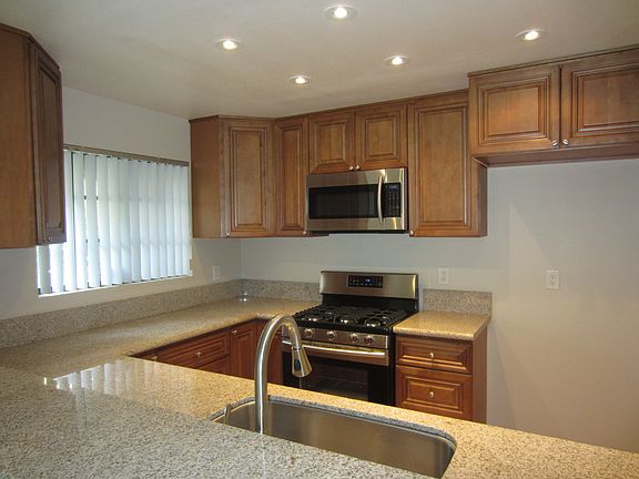 new cabinets & granite