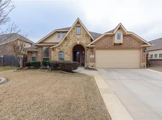 1120 Longhorn Dr, Aubrey, TX 76227