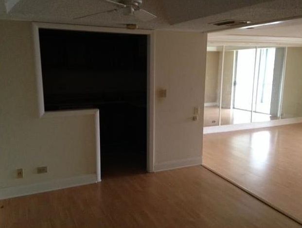2nd image of 3750 Inverrary Dr APT 2R