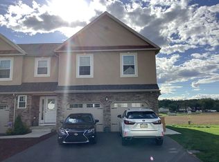 4252 Roosevelt St, Whitehall, PA 18052