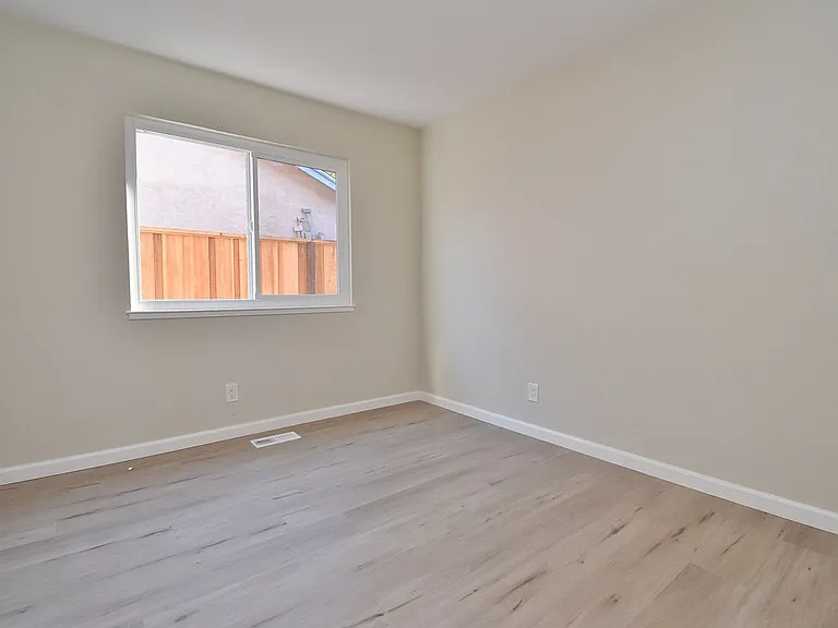 1350 Kruger Ave — Photo 13