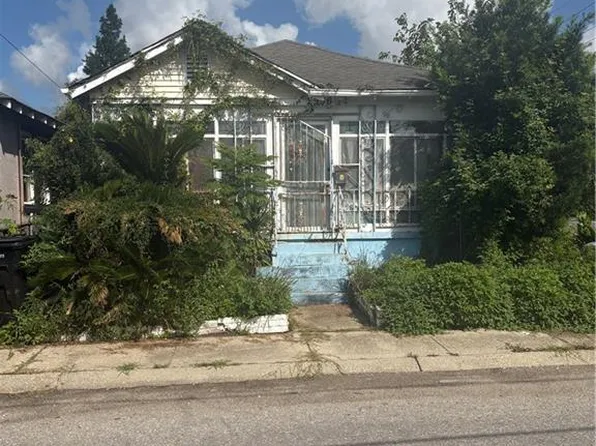 2936 College Ct, New Orleans, LA 70125