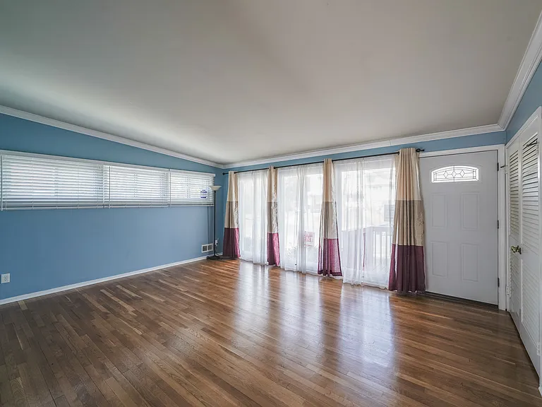 2303 Pinneberg Ave — Photo 6