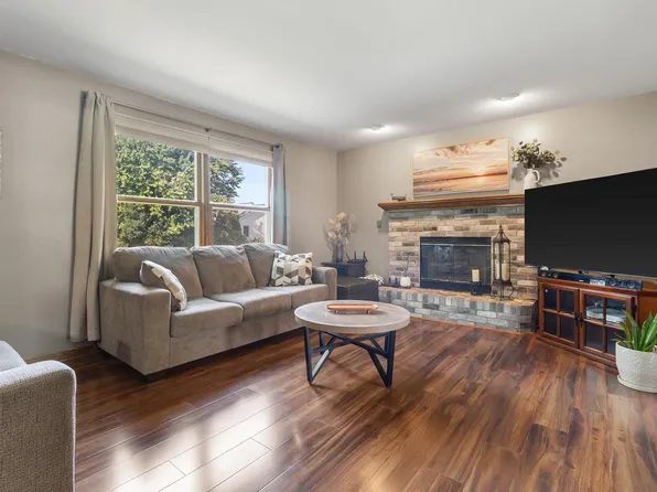 629 Two Rivers DRIVE, Mukwonago, WI 53149