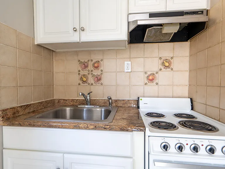 113 73rd St #3 — Photo 7
