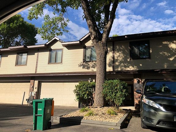 2nd image of 7552 Maplebrook Pkwy N