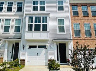 419 Foxglove Way UNIT 104, Stafford, VA 22554