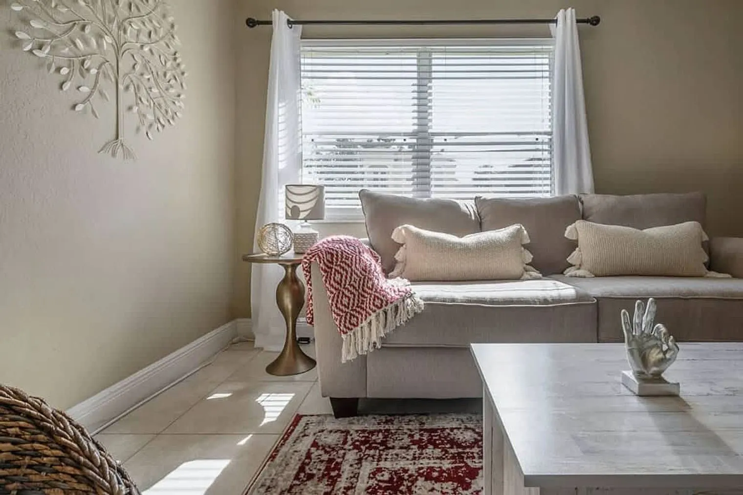 3 bed, 2.0 bath, $4,027 — Photo 3