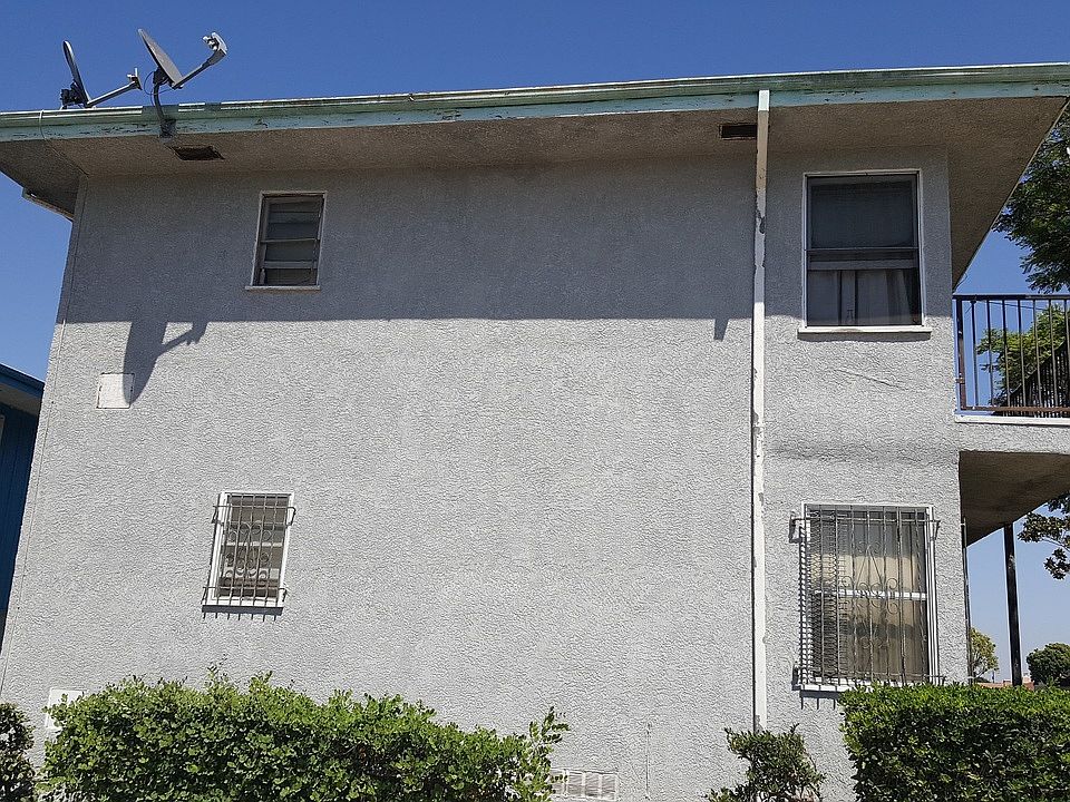 2nd image of 3321 W 77th St