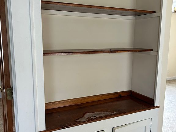 5th image of 14 Pleasant Street