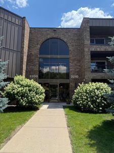 2210 Midland Grove Rd APT 207, Roseville, MN, 55113