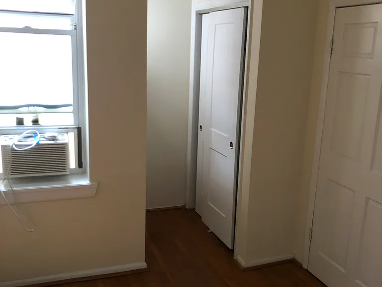 2114 Fitzwater St #1 — Photo 5