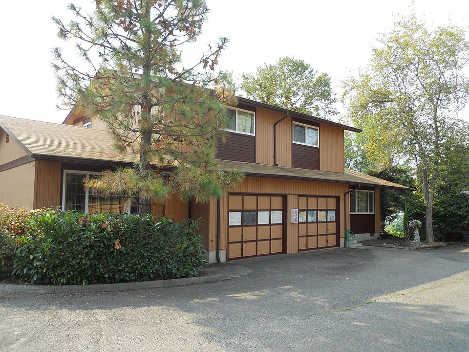 1st image of 615-617 SE Lilly Pl