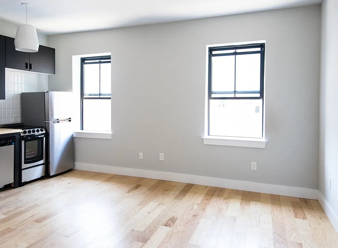 2121 East Dauphin Street — Photo 1