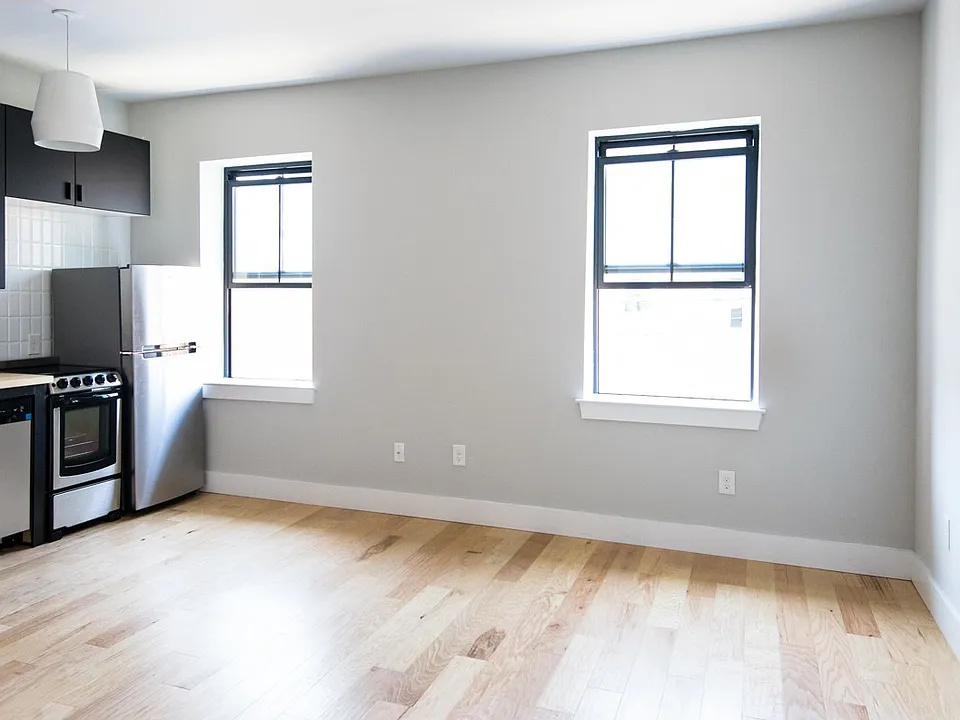 2121 East Dauphin Street