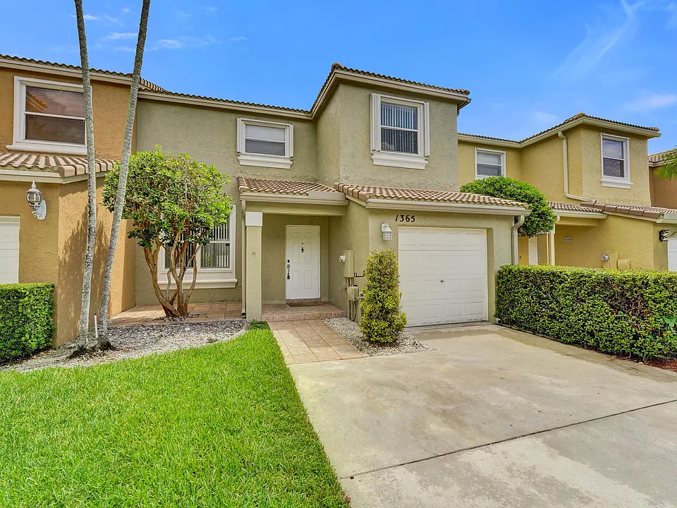 1365 NW 154th Ln