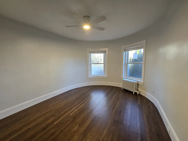 369 Tappan St — Photo 8