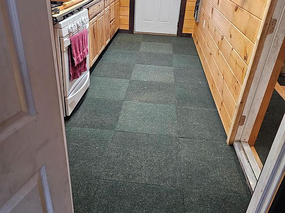 5th image of 549 Blake Rd