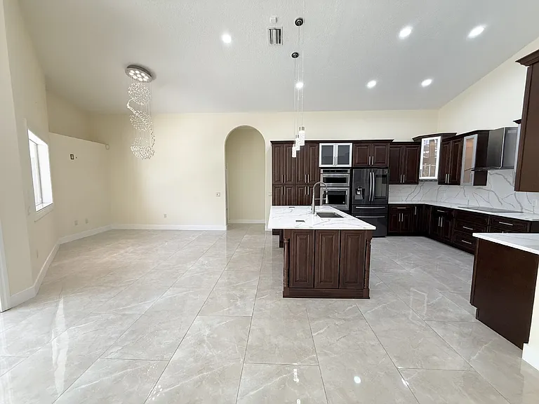 1024 Hagen Dr — Photo 10