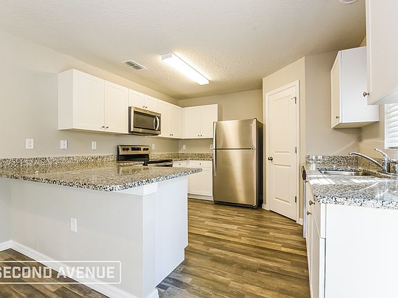 4th image of 3637 W Parkview Dr