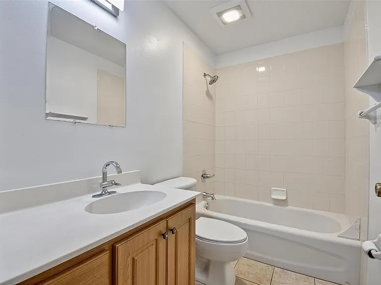 83 Lynbrook Dr #A — Photo 32