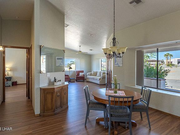 4th image of 2580 Castaway Dr