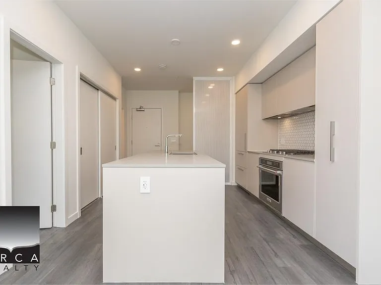 1500 Scott Cres #406 — Photo 8