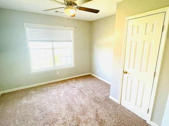 3rd image of 8907 Stoneridge Pl
