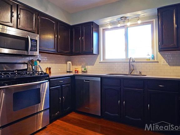 3rd image of 40717 Freedom Dr