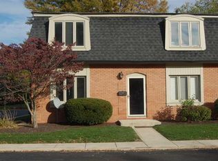 8529 Canterbury Sq E, Indianapolis, IN 46260