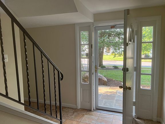 3rd image of 6812 Rosemont Dr