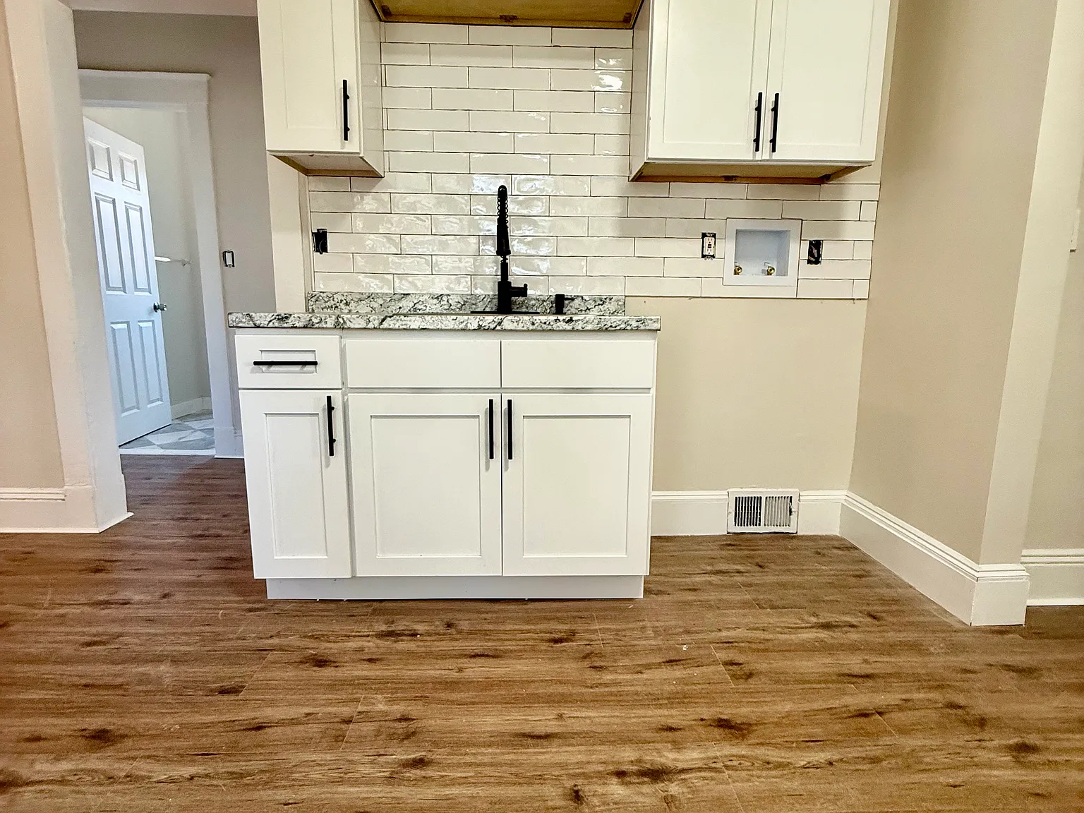 2 bed, 1100 sqft, $1,530 — Photo 3