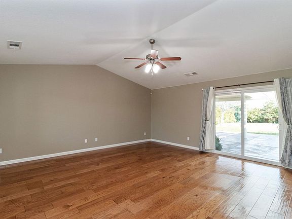 5th image of 2573 S Claremont Ave
