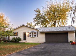 715 Lawrence Ln, Prophetstown, IL 61277