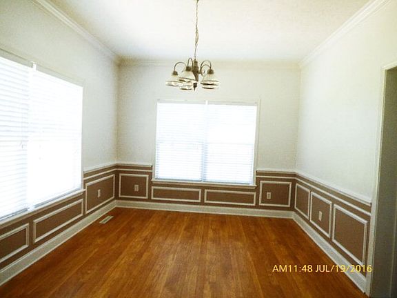 5th image of 148 Beacon Ct