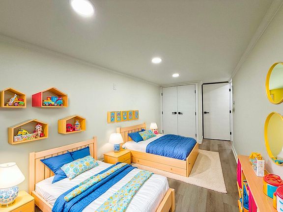 3rd image of 110 Nandina St APT A