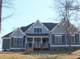 156 Chestnut Oak Ln, Dawsonville, GA