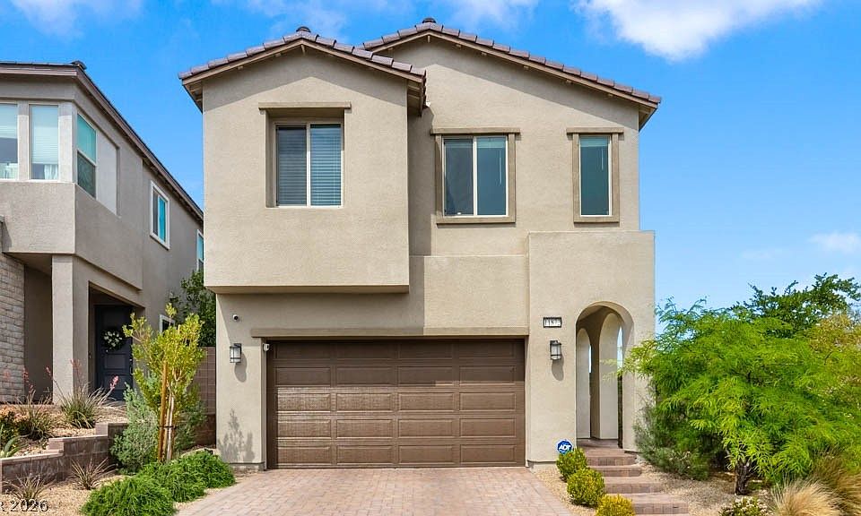 1st image of 11872 Pelican Butte Ave