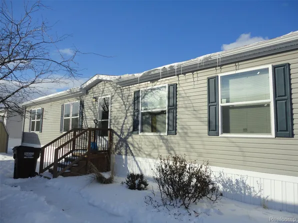 170 Newbury, Adrian, MI 49221