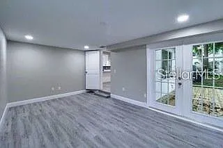 976 W Fairbanks Ave — Photo 7