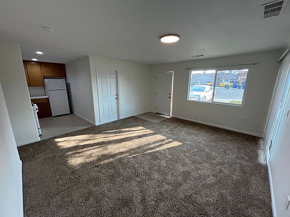 4th image of 324 Springville Ct #A