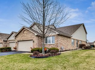 37 Iliad Dr, Tinley Park, IL 60477